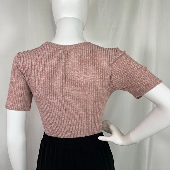 Forever 21 Pink Ribbed Short Sleeve Bodysuit Size Medium - Picture 2 of 9